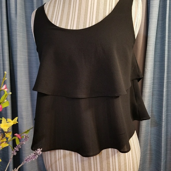 🌻🌺🌻ANTHROPOLOGIE PAPER CRANE LAYERED CROP TOP!! - Picture 3 of 6